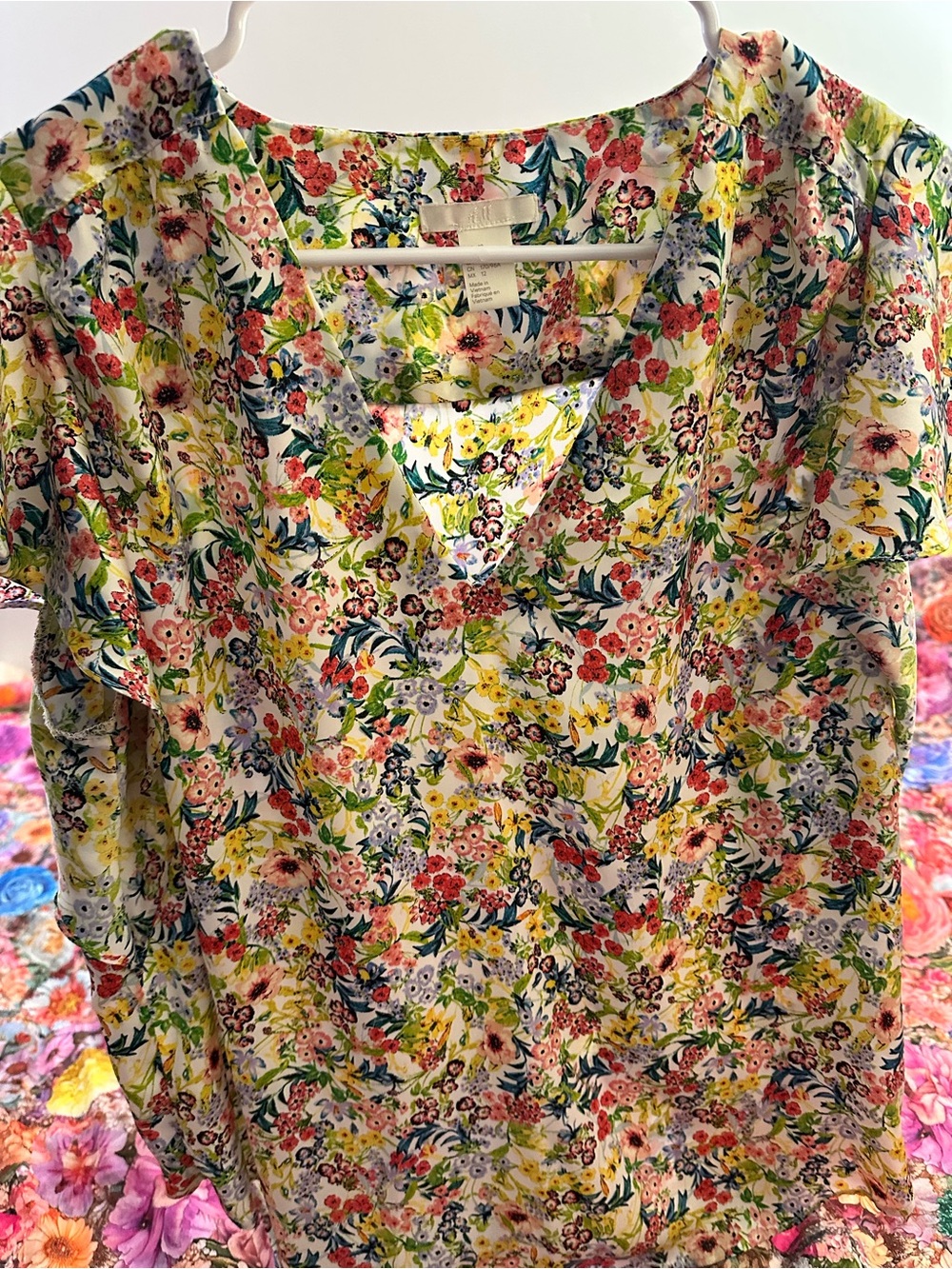H&M Floral V-Neck Short Sleeve Blouse in Yellow, Pink, Green, Blue